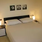 Apartment Lydia Bilan With Swimming Pool On The Beach * Vodice