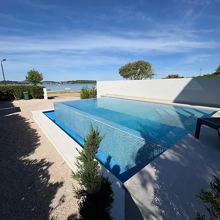 Apartment Lydia With Private Pool On The Vodice