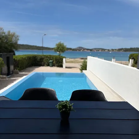 Lydia With Private Pool On The Apartment