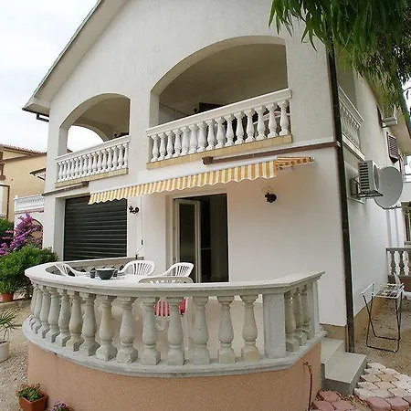 Apartment Lydia Bilan With Swimming Pool On The Beach Apartment *