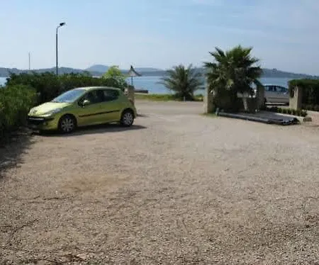 Apartment Lydia With Swimming Pool On The Beach * 沃迪切
